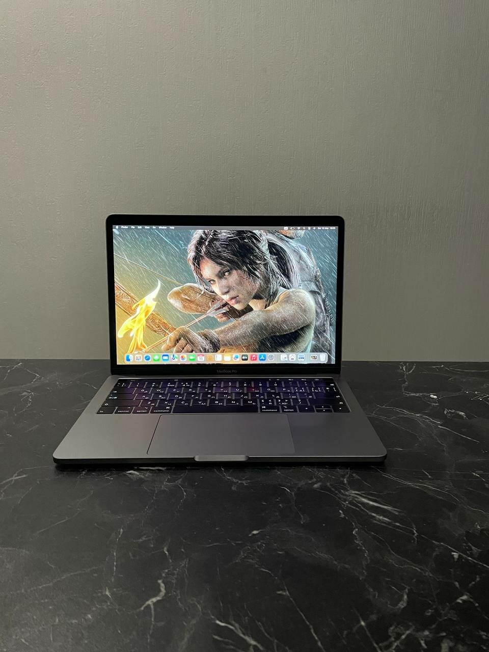 Apple MacBook Pro 13 2018 Intel Core i5 8/256Gb — купить по низкой