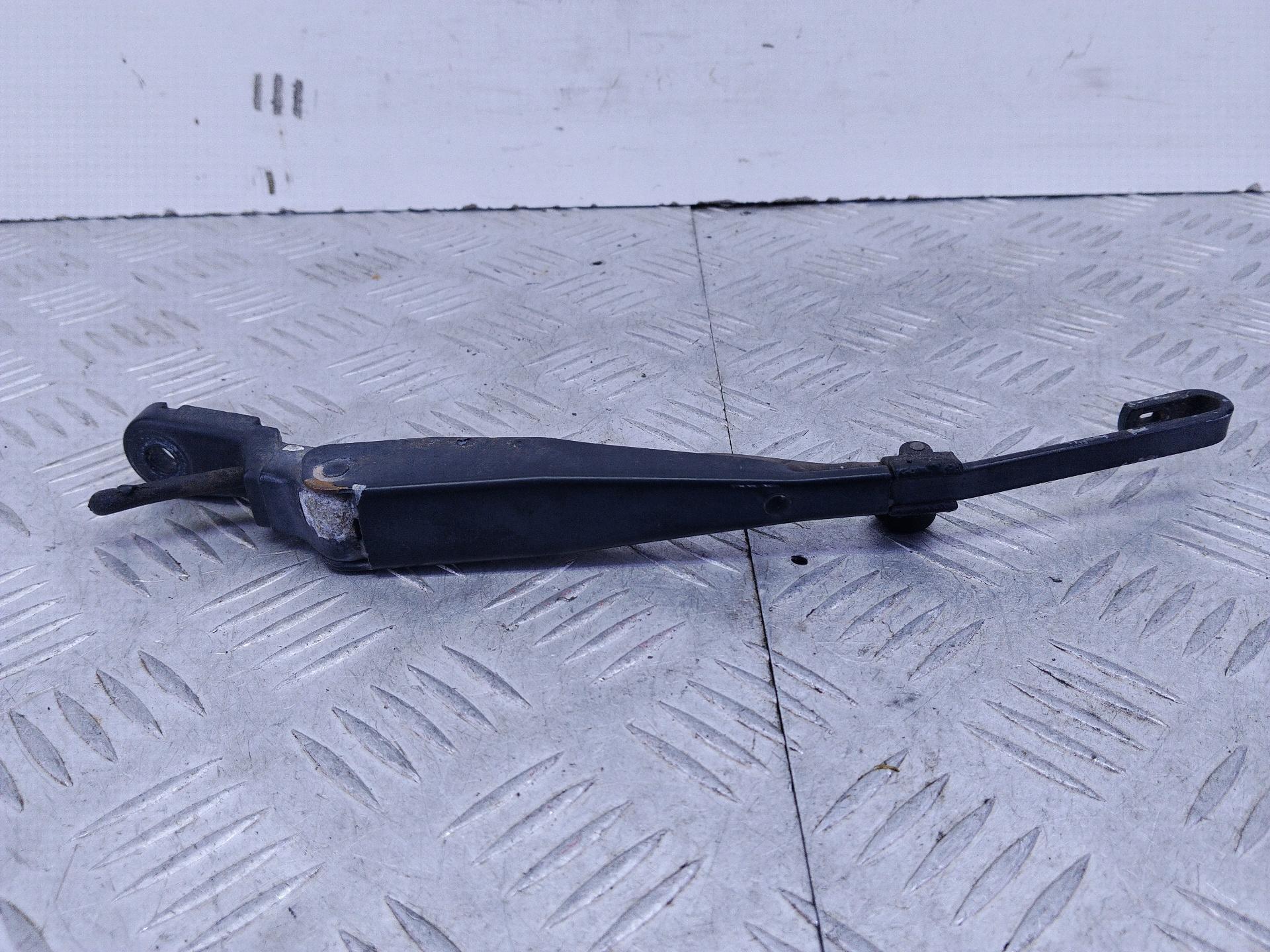 Щеткодержатель задний Daewoo Rezzo KLAU 2001