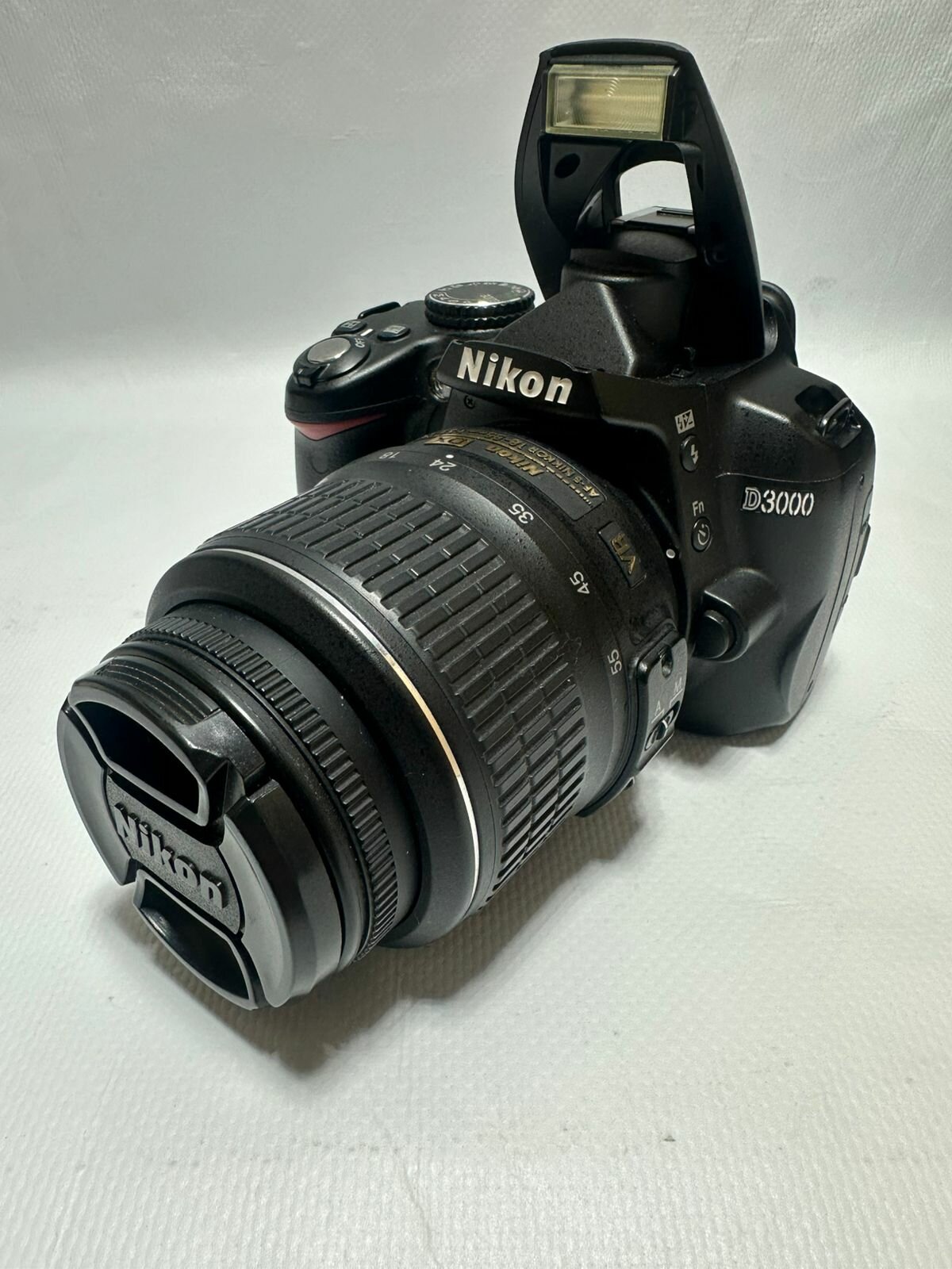 Фотоаппарат Nikon D3000 Kit AF-S DX NIKKOR 18-55mm f/3.5-5.6G VR, черный