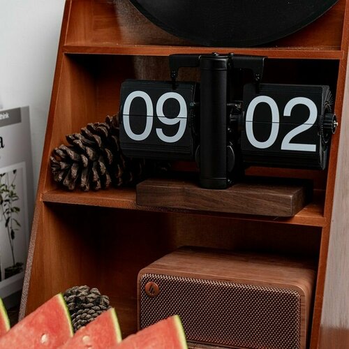 фото Перекидные часы настольные flip clock, (watch-11)