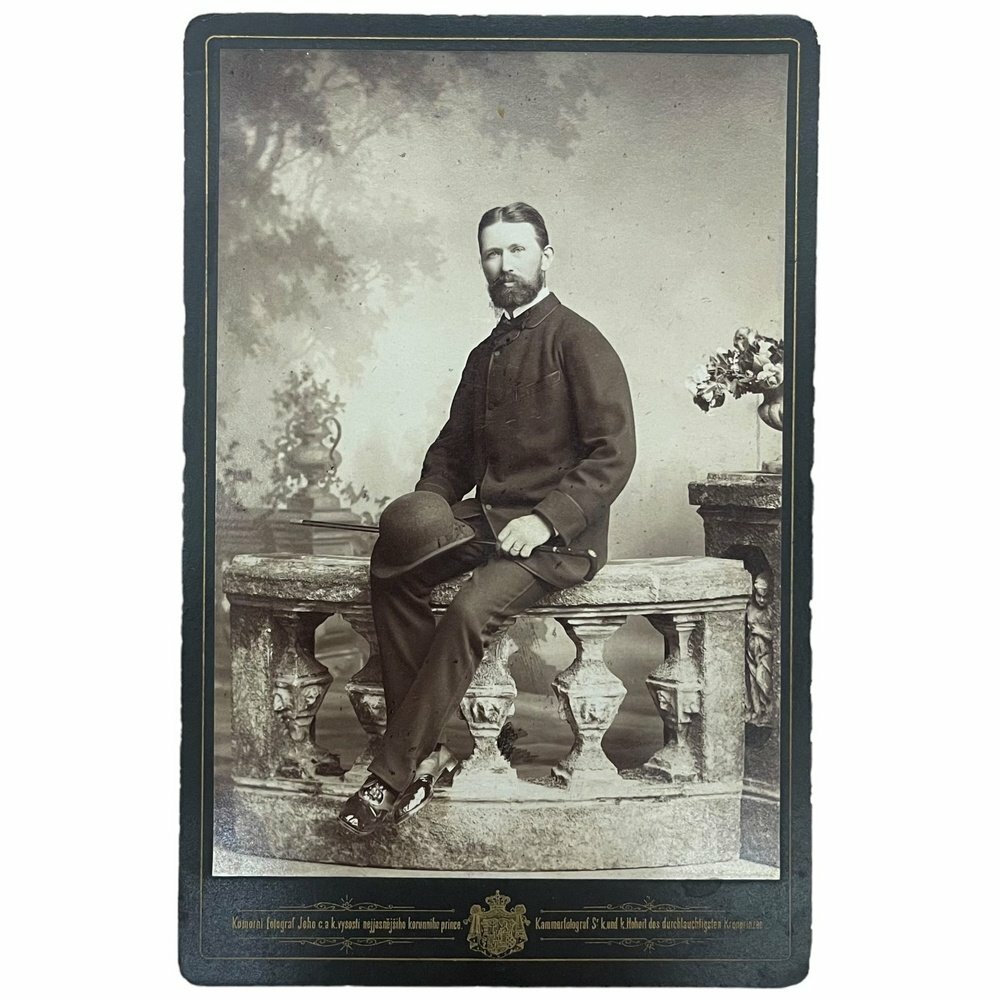Фотография "Мужской портрет", формат "Кабинетный", ателье H. Eckert & J. Müller'n, 1876-1900, Прага