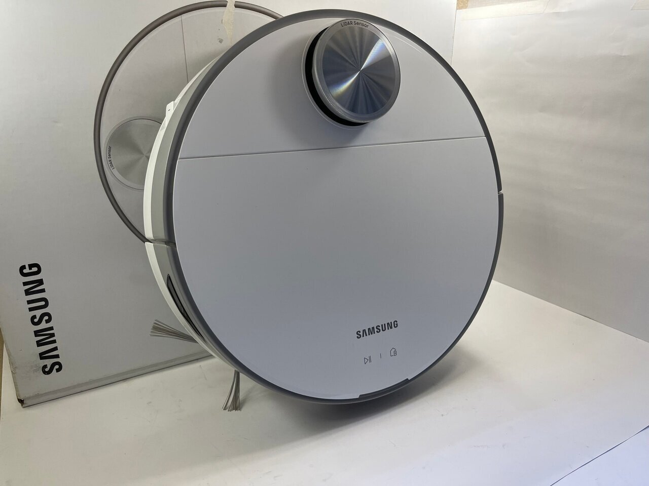 Робот-пылесос Samsung VR30T80313W/WA белый - фото №17