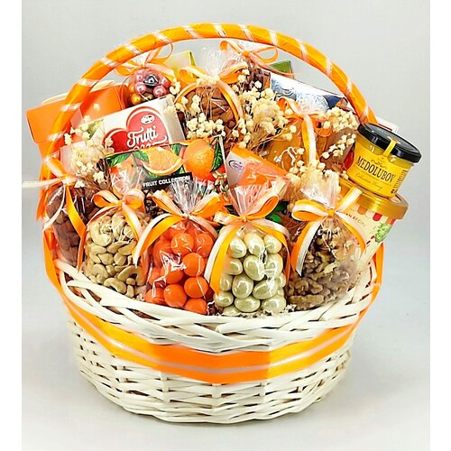 Подарочная корзина Оранжевое солнце (832) набор конфет sorbon мини рожки hazelnut с какао хрустящей начинкой 240 г