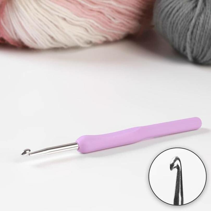 Крючок для вязания с пластиковой ручкой Арт Узор, 5 мм/14 см, сталь, цвет фиолетовый, 1 шт.