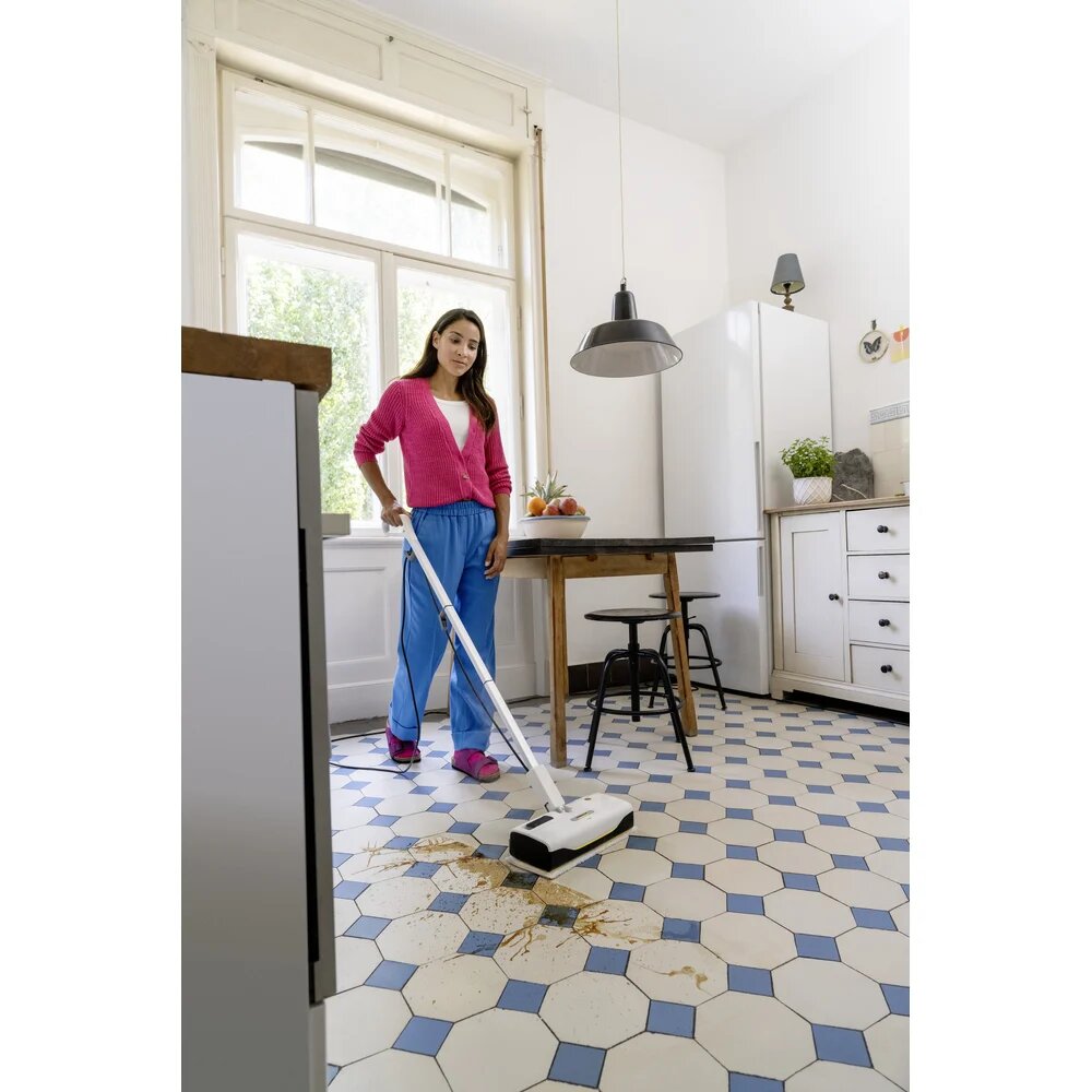 Пароочиститель Karcher SC 1 Upright, 1300 Вт, съемный бачок, белый — фото 1