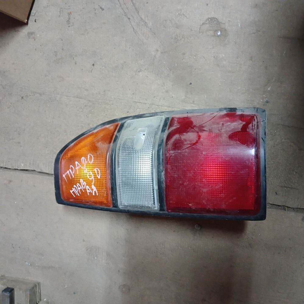 Фонарь правый Toyota Land Cruiser Prado 90