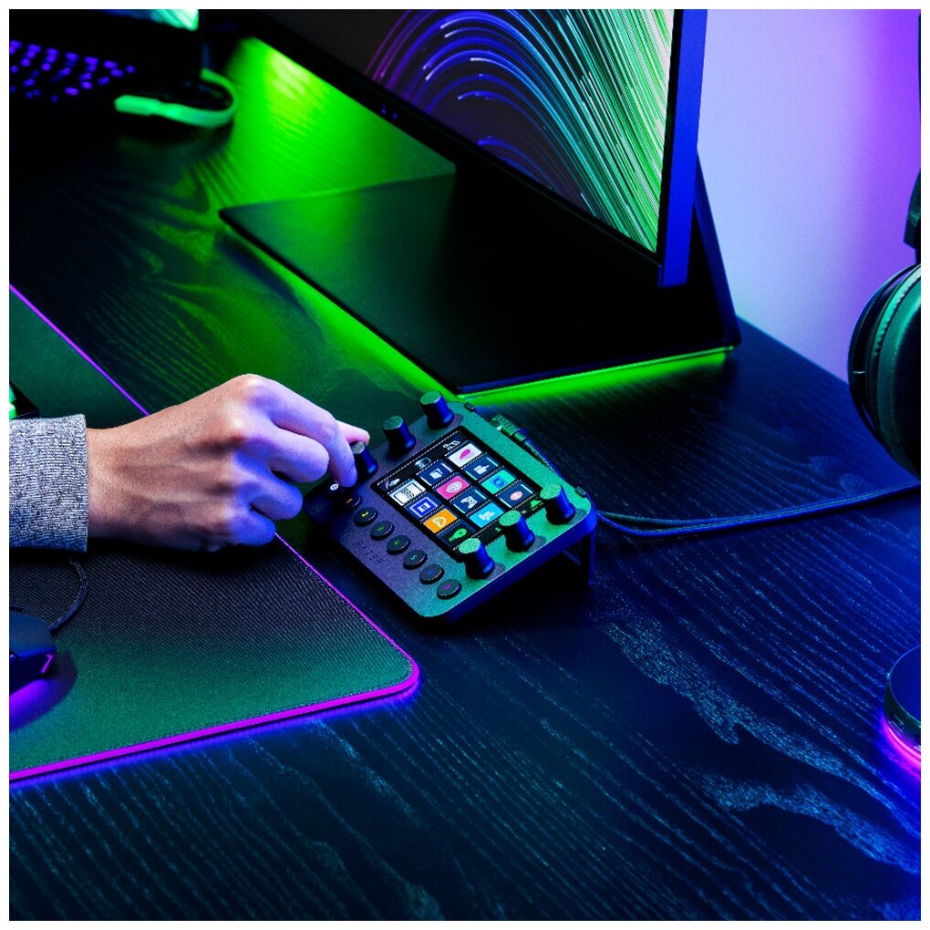 Клавиатура Razer Stream Controller (RZ20-04350100-R3M1) - фото №8