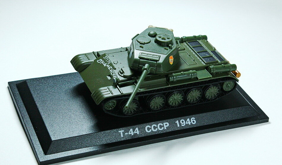 Масштабная модель 1/72, танк Т-44 — фото 1