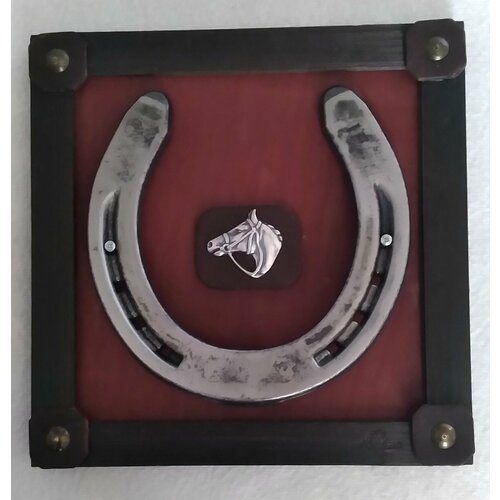 Оберег для дома( подкова на коже)