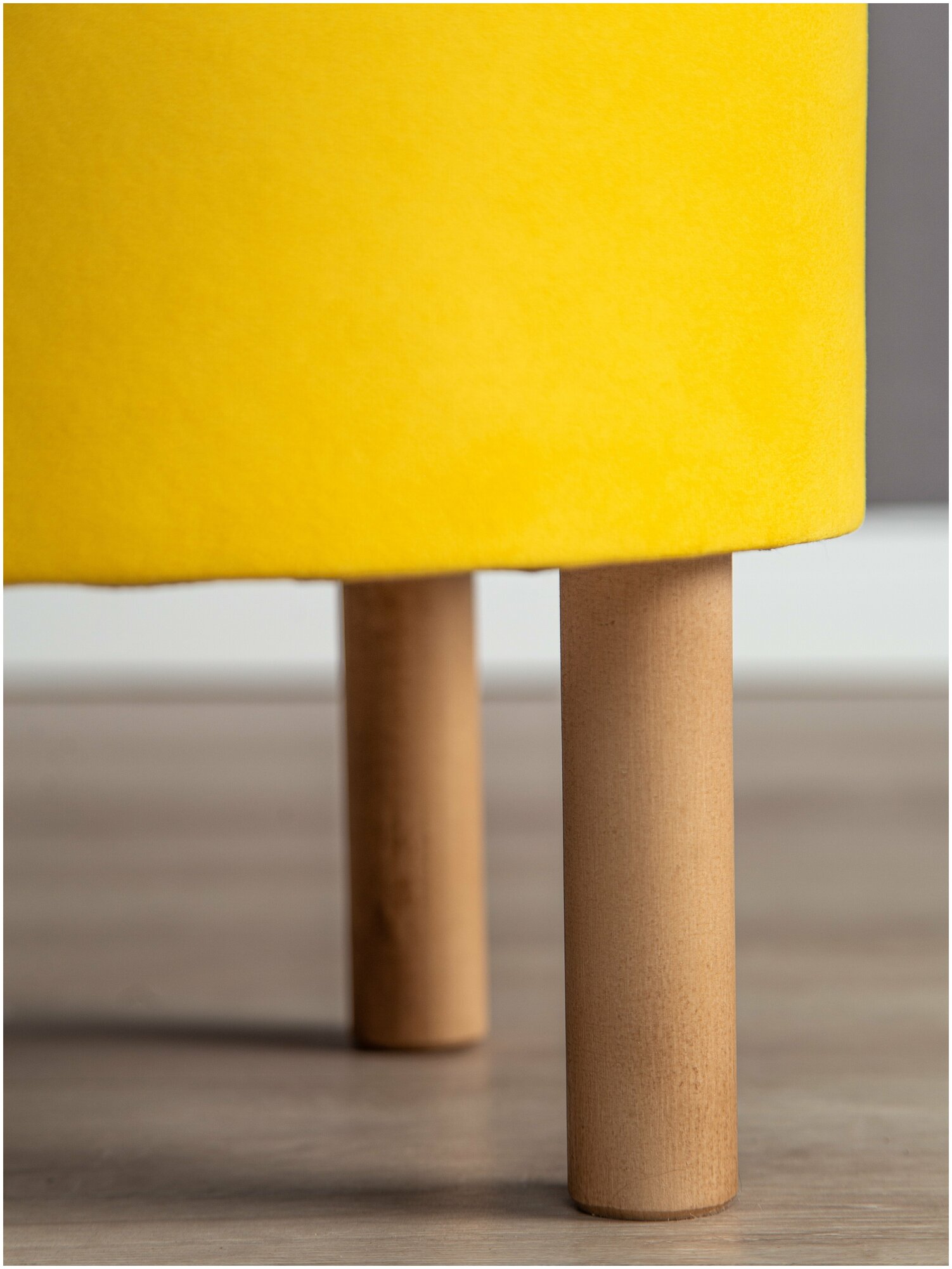 Royal Mebel / SCANDI пуфик/ пуф в скандинавском стиле/ пуфик для гостиной/ для спальни/ пуфик на ножках круглый / желтый - фотография № 8