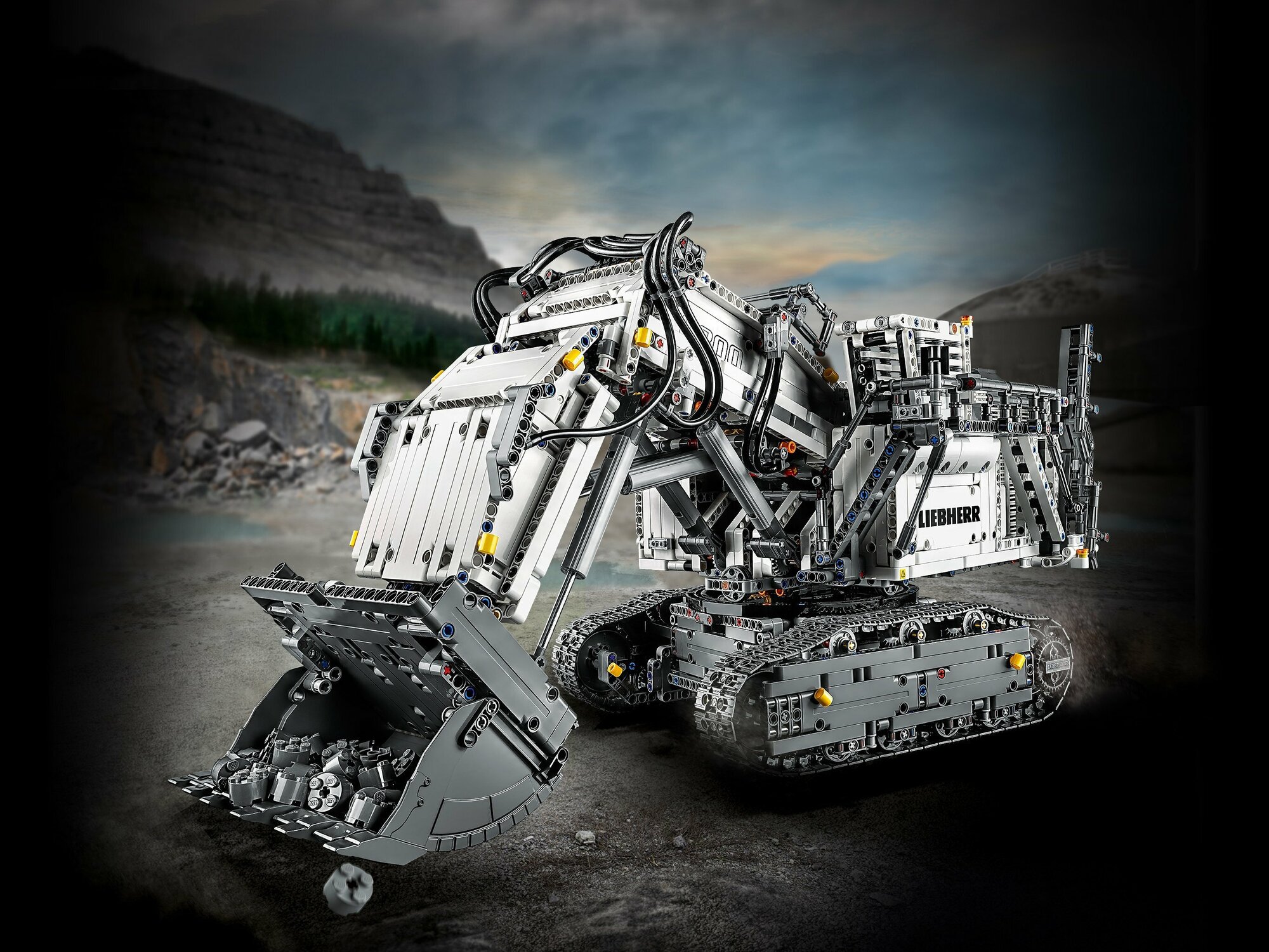 Конструктор LEGO Technic Экскаватор Liebherr R 9800 - фото №19