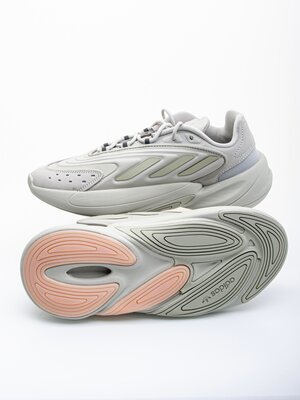 Yeezy 700 deals 1st copy