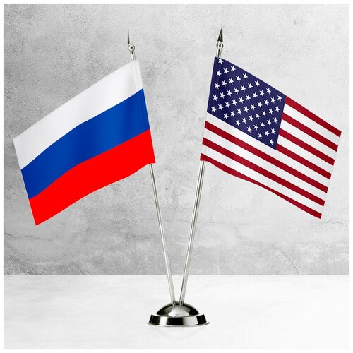 Настольные флаги России и США на пластиковой подставке под серебро настольные флаги россии и германии на пластиковой подставке под серебро