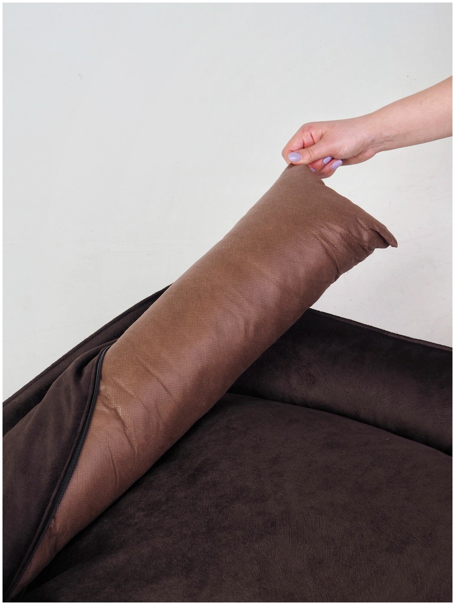 Лежанка-диван для собак средних и мелких пород со съемным чехлом. Размер 80х60. Шоколад. - фотография № 7