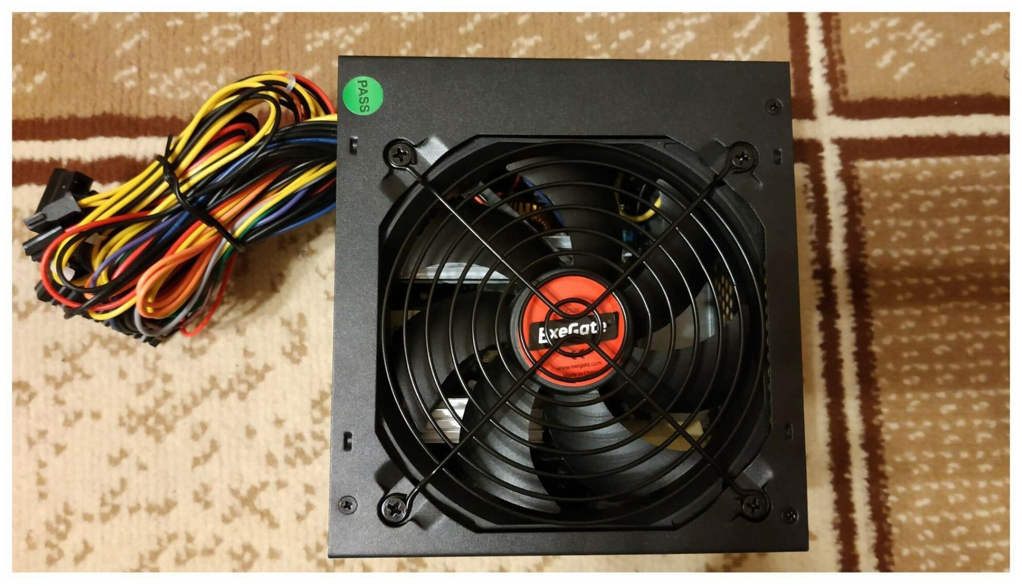 Блок питания ATX Exegate EX221637RUS 450W(+PFC), black, 12cm fan, 24p+4pi, 6/8p PCI-E, 3*SATA,2*IDE,FDD - фото №4
