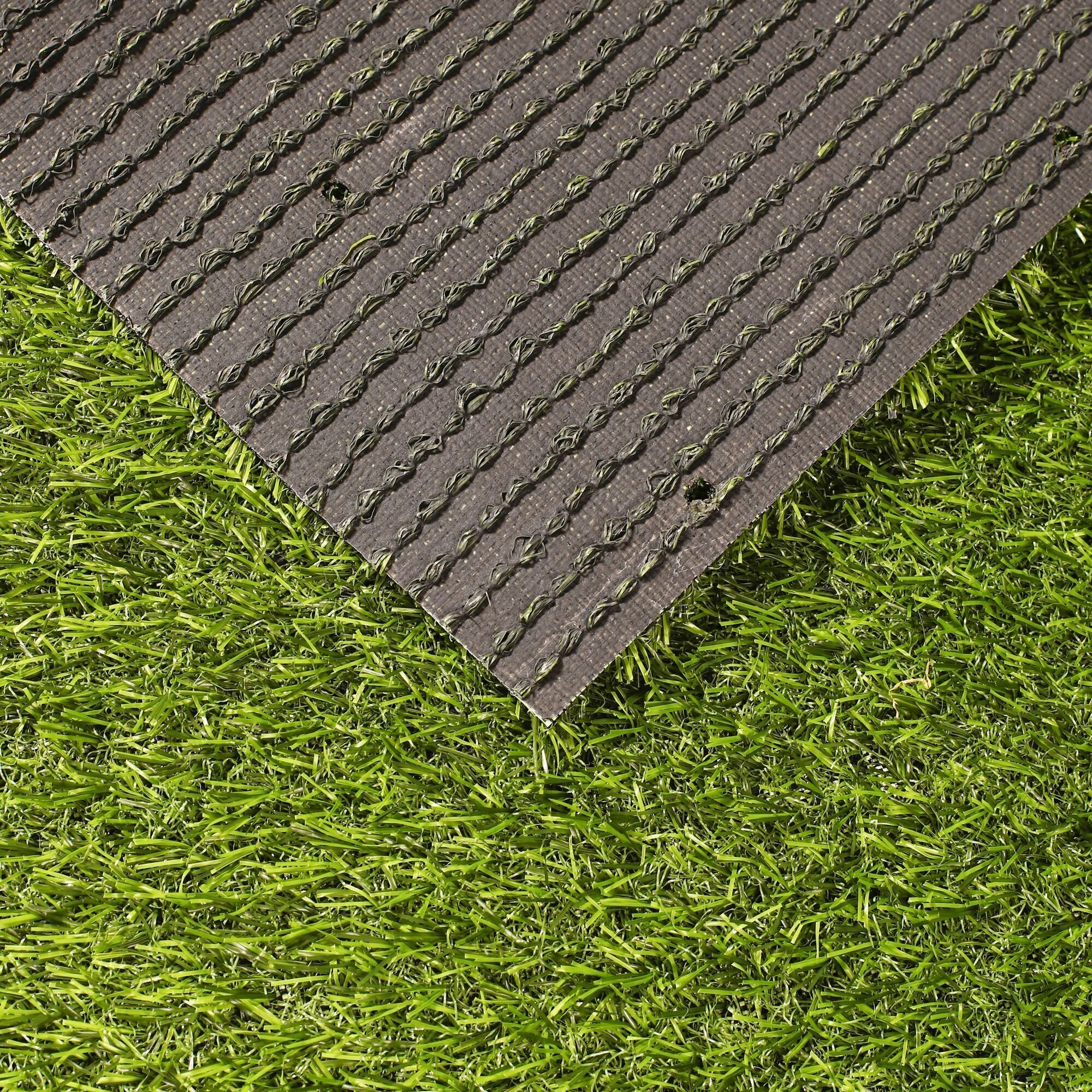 Искусственный газон в рулоне для декора 1,2х6,5м Premium Grass 20 Green, высота ворса 20 мм. Искусственная трава. - фотография № 17