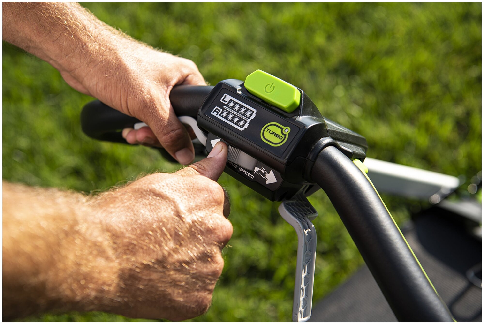 Аккумуляторная газонокосилка Greenworks GD40LM48SPК4, 40V, 48 см, самоходная, бесщеточная, 1хАКБ 4 Ач и ЗУ 2517407UB - фото №8