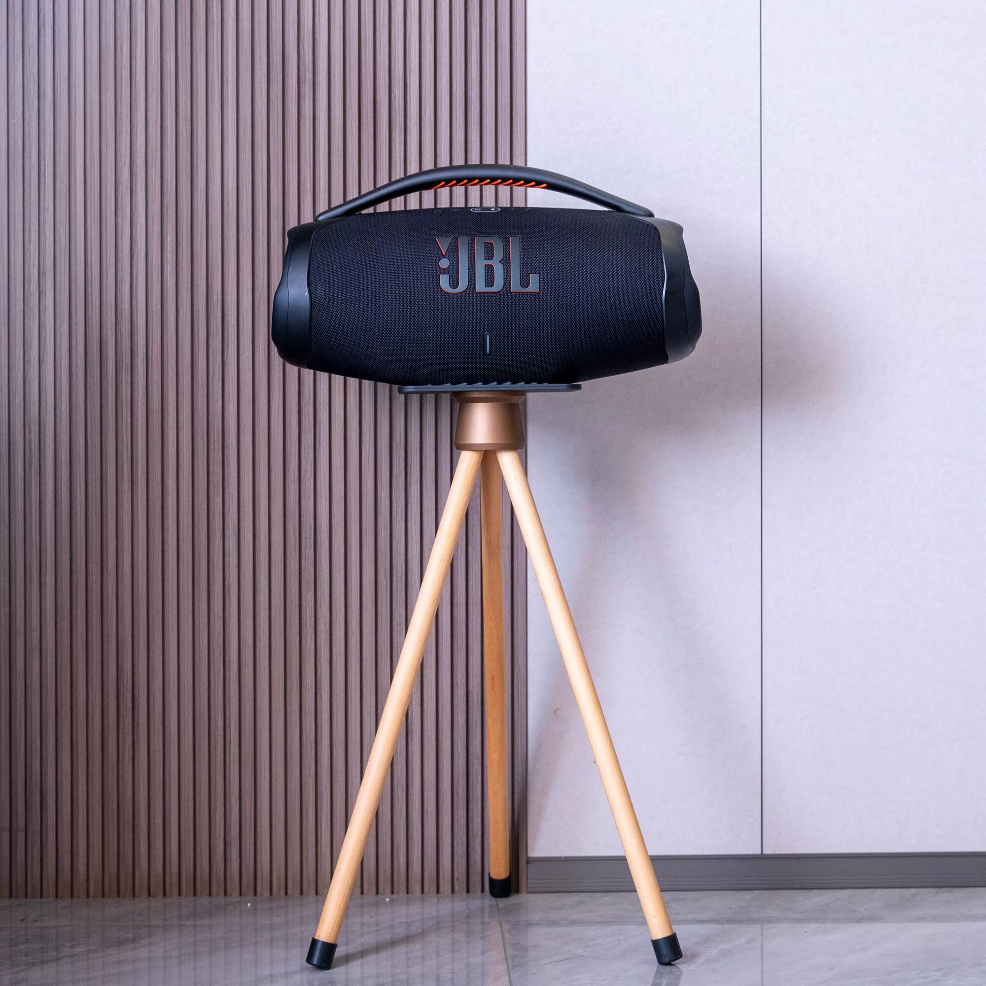 Премиум стойка для колонки JBL Boombox 2/3/4 с алюминиевым кольцом, из бука, золотой, высота 63 см