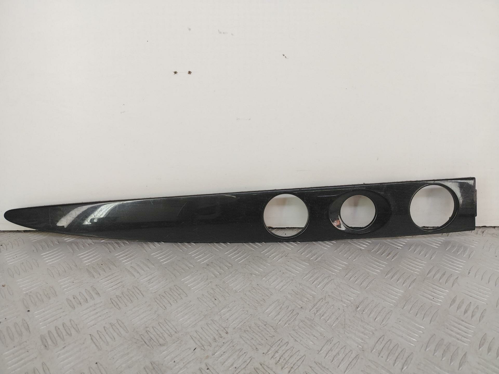 Декоративная накладка торпедо Mitsubishi Outlander 1 (2002 - 2009) MN134799