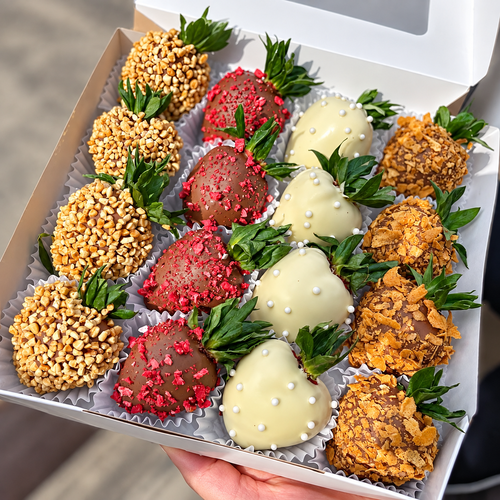 фото "грильяж sweet berry", букет вкусов из свежей клубники и молочного шоколада