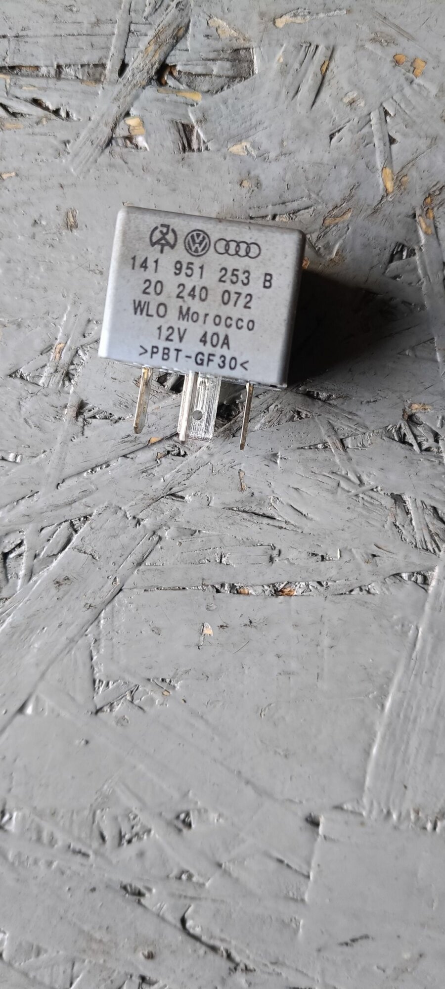 Реле VAG № 53 Audi a4 b5 141951253B