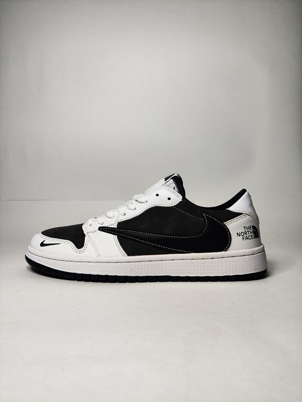 Кроссовки NIKE Air Jordan 1 Low OG, размер 40,  Chuck 70 — фото 1