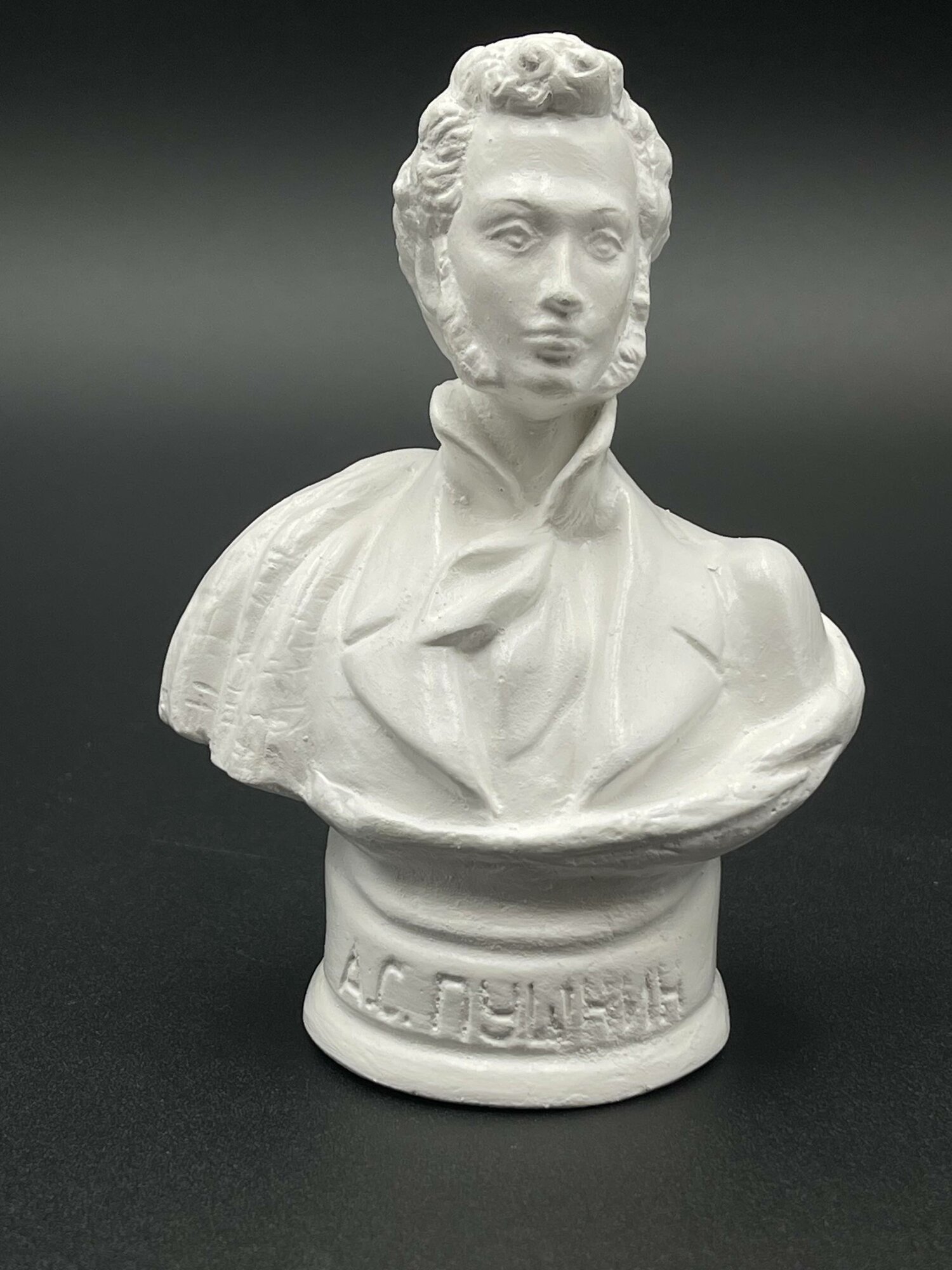 Набор из 5 бюстов русских писателей А. С. Пушкин, М. Ю. Лермонтов, Л. Н. Толстой, А. П. Чехов С. А. Есенин — фото 1