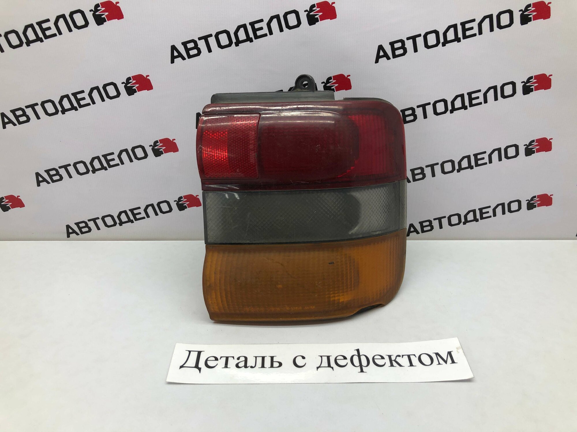 Фонарь задний правый Nissan Serena C23