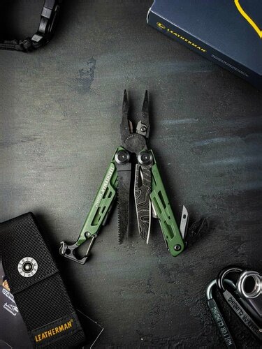 Изображение товара Мультитул Leatherman Signal Green Topo Blade 832692,19 инструментов, зеленый