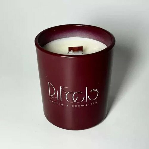 Ароматическая свеча RiFeels Delicate tobacco, 200 мл