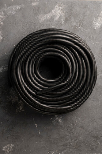 Изображение товара Труба гофрированная ПНД тяжелая с протяжкой d50 мм (20 метров) черная EKF-Plast