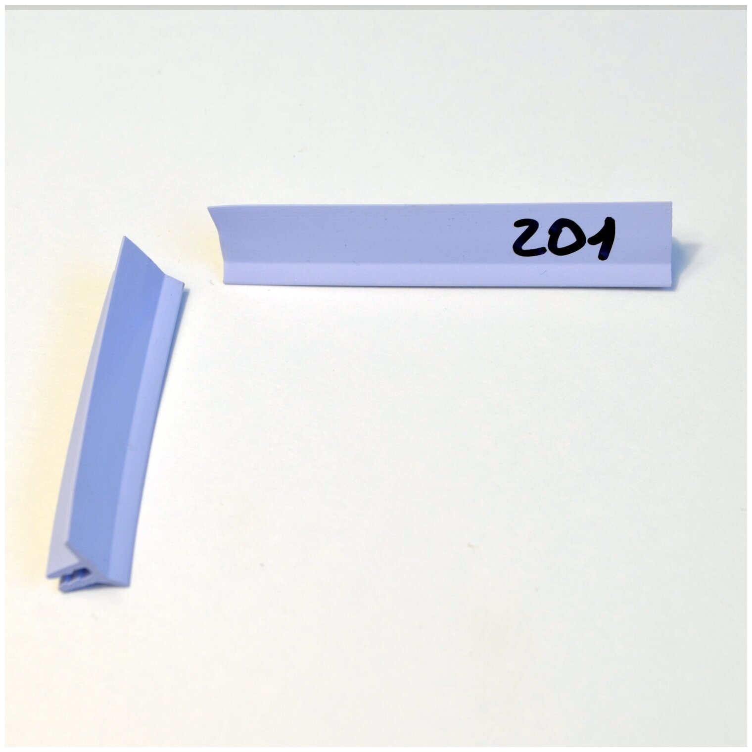 Вставка-заглушка, плинтус для натяжного потолка серо-голубая 201 Lackfolie (27 по Saros) (20 м) - фотография № 2