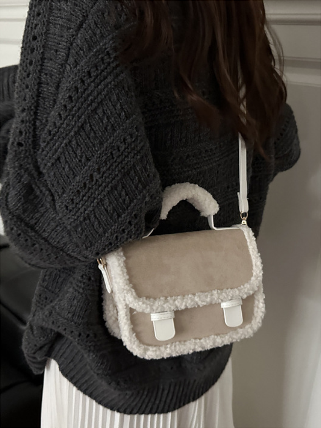 Сумка кросс-боди , фактура бархатистая, бежевый — фото 1