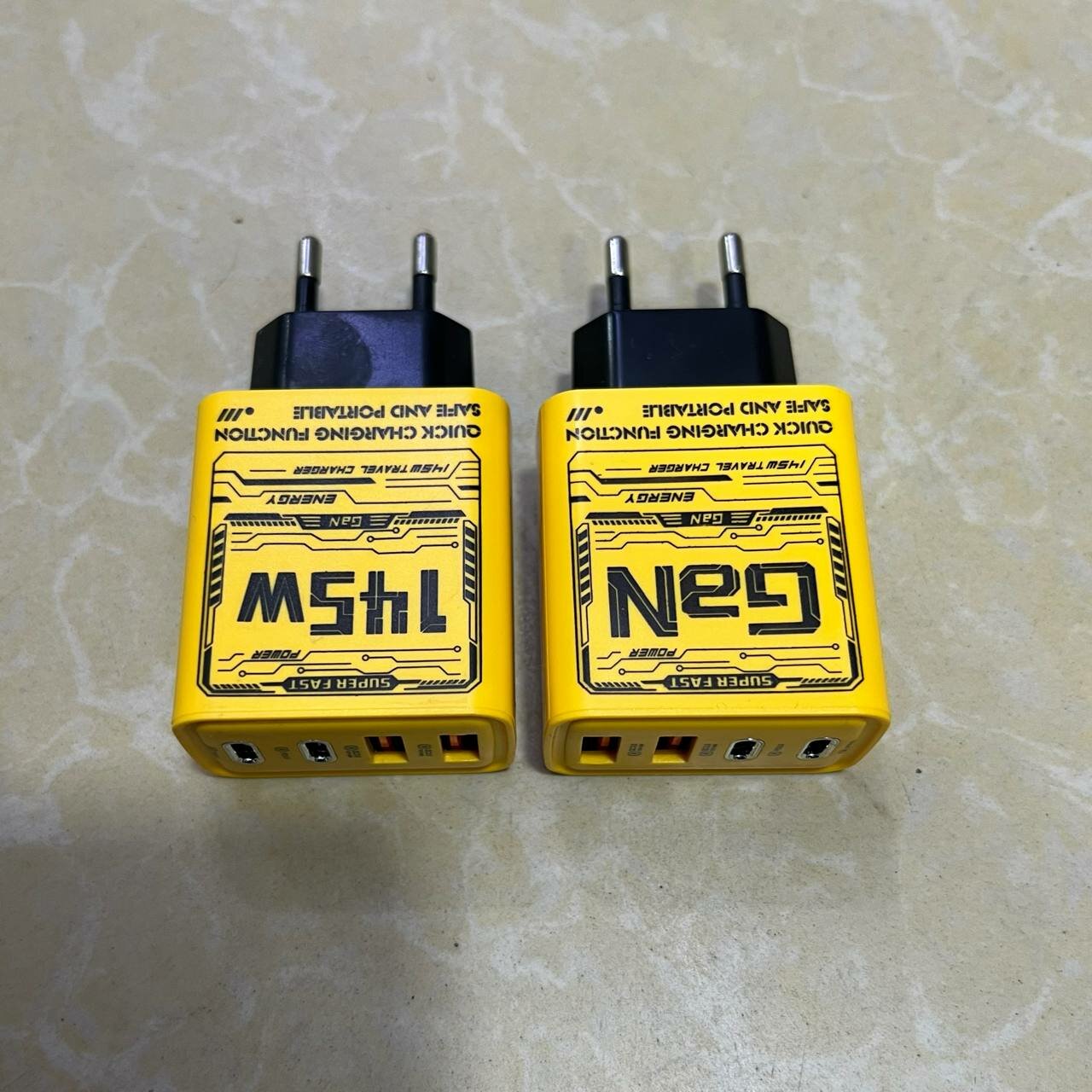 Сетевое зарядное устройство 65W, USB-C + 2×USB-A, быстрая зарядка QC PD, жёлтое