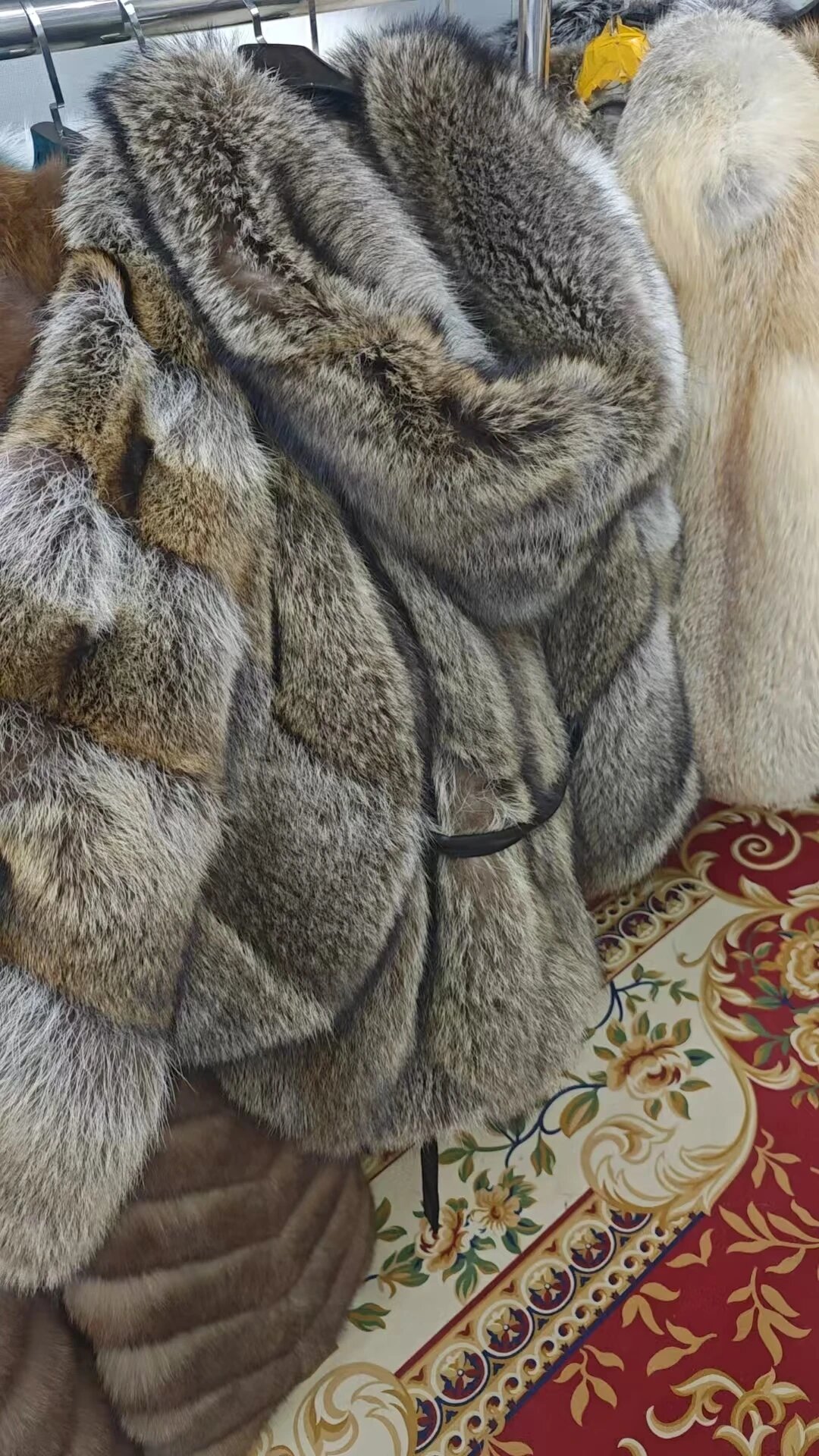 Женская двусторонняя куртка FURARISTOCRAT из золотого лисьего меха
