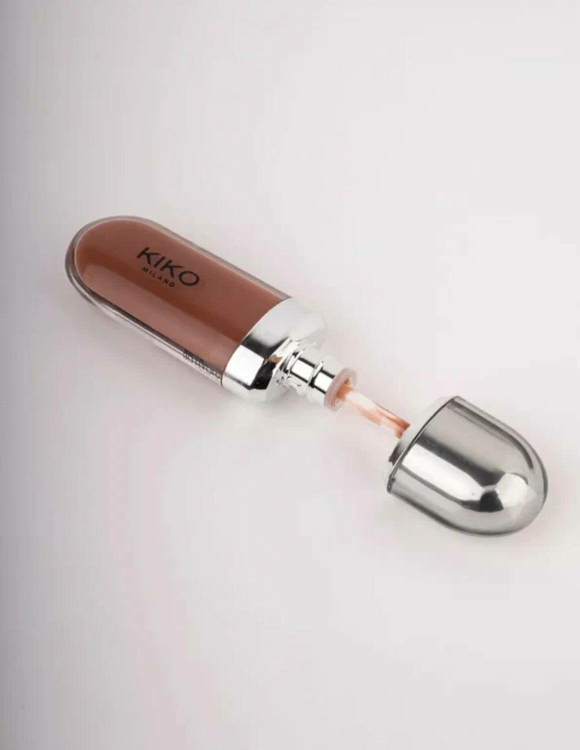 Помада блеск для губ, смягчающий и сияющий, с эффектом 3D, KIKO A4 — фото 1