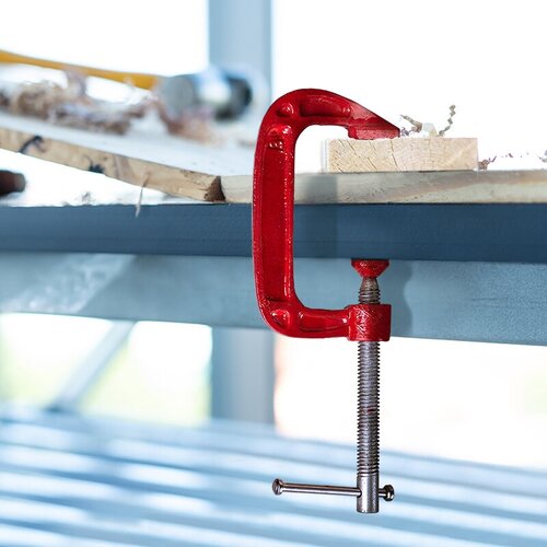 Струбцина G-образная стальная REXANT для фиксации деталей или заготовок ширина зажима 75 мм 384₽