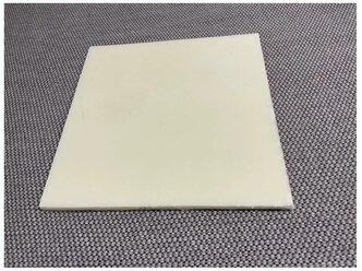 Пластина капролоновая (полиамид па-6) Ф4 размером 6х100х100 мм, лист из капролона, полиамид па-6 листовой