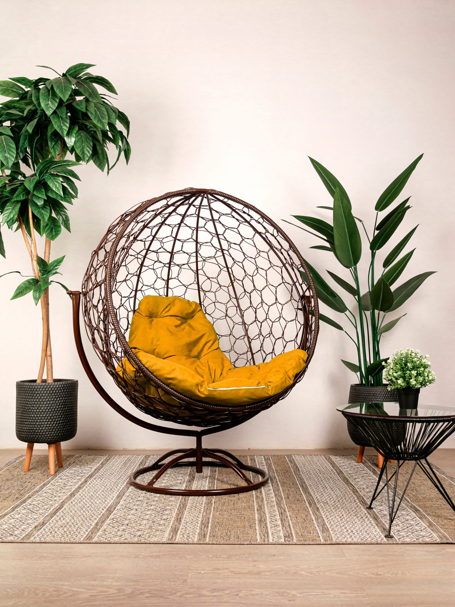 Кресло садовое M-Group круг вращающийся ротанг коричневый, оранжевая подушка - фотография № 1