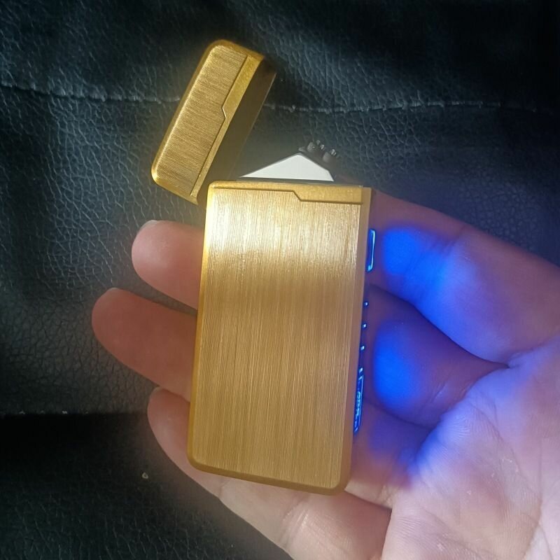 Зажигалка электронная плазменная с индикатором, USB, золотой сатин - фотография № 3