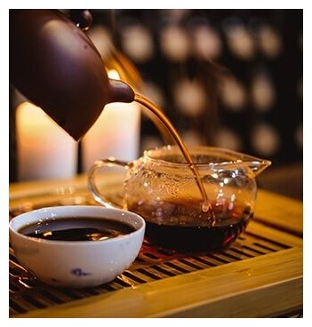 Премиaльный Китайский Чай Шу Пуэр "Золотой медальон". Прессованный черный чай в подарочном мешочке, 95 г. Набор конфет Шу пуер (мини точа) - фотография № 5