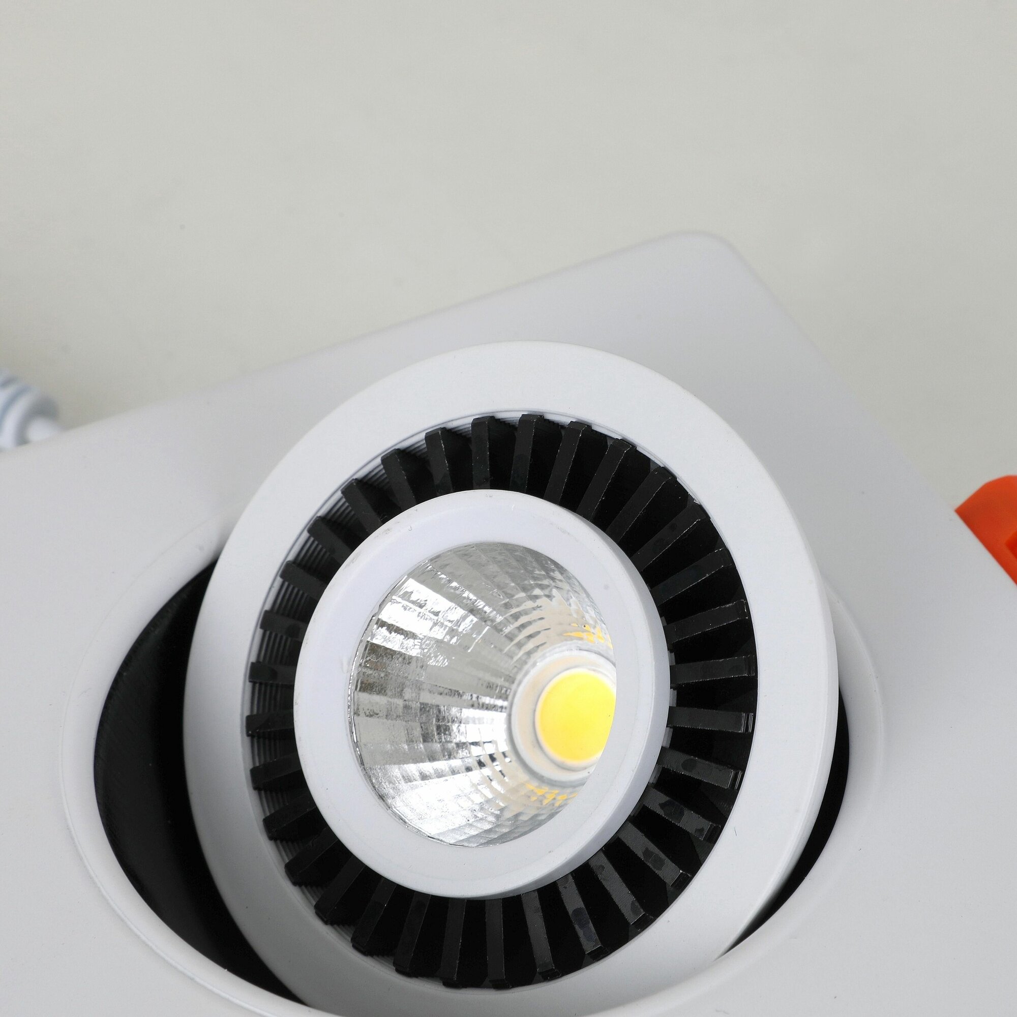 Светильник Favourite Cardine 2417-1U, LED, 5 Вт, 4000, цвет арматуры: белый, цвет плафона: белый - фотография № 3