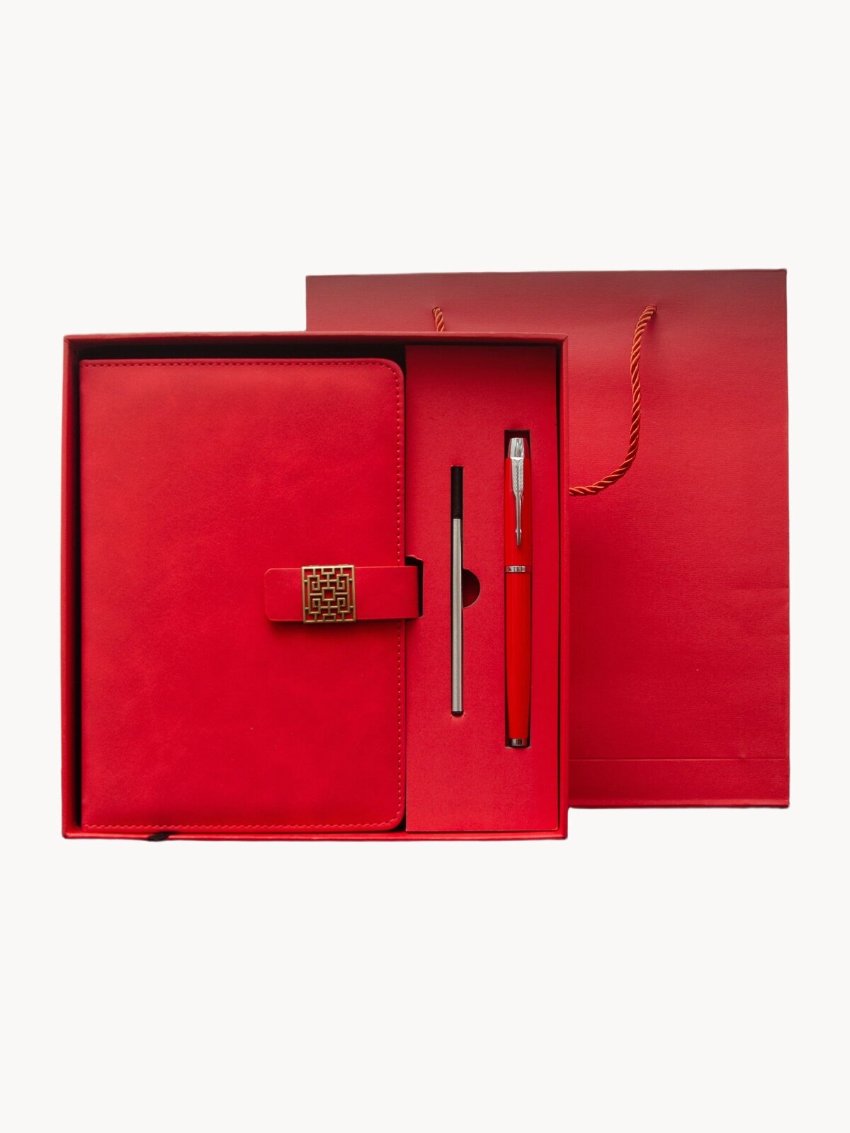 Подарочный набор ежедневник с ручкой недатированный А5 красный