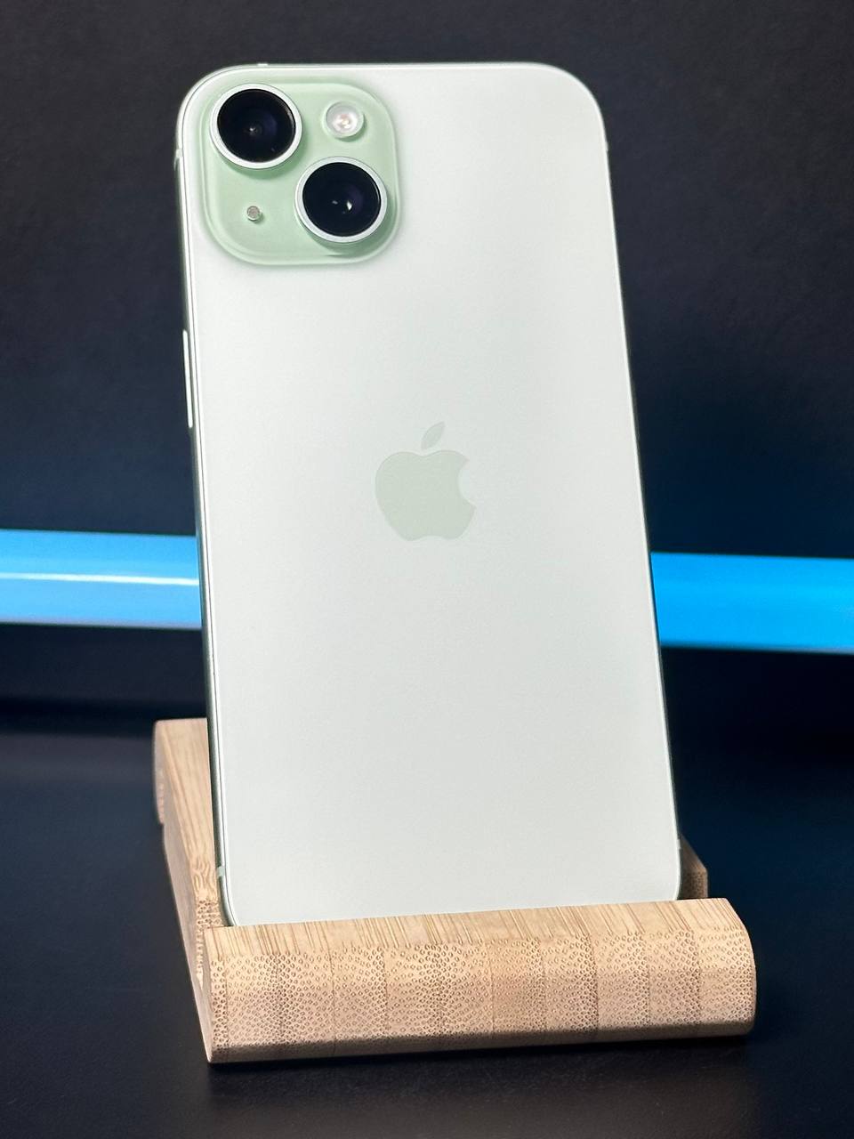 Смартфон Apple iPhone 15 128 ГБ, nano-SIM + eSIM, зеленый