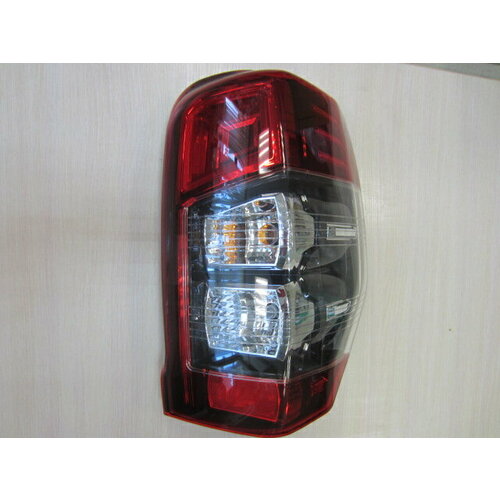 Фонарь задний правый KOWZE совместим с Mitsubishi L200 2018-2023 8330B210