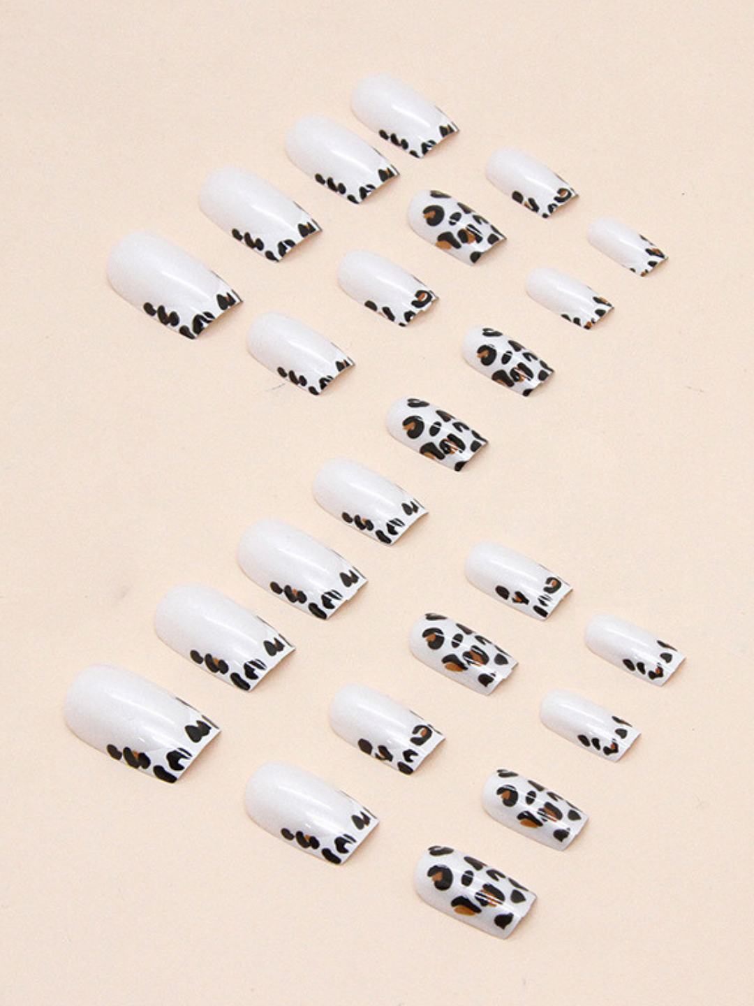 Набор накладных ногтей, 24 шт, с дизайном, маникюр, френч, клей в комплекте — фото 1