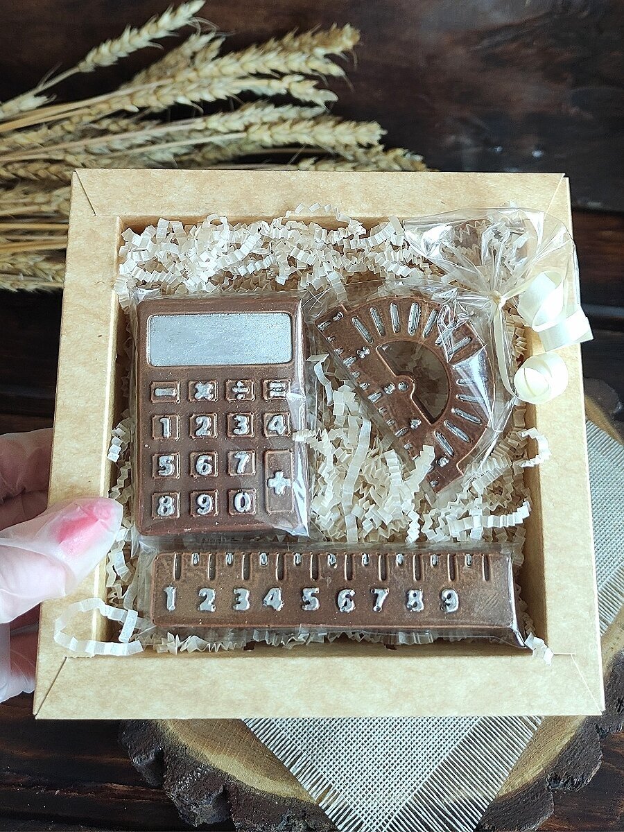 Шоколадный подарочный набор "Школьный" - фотография № 3