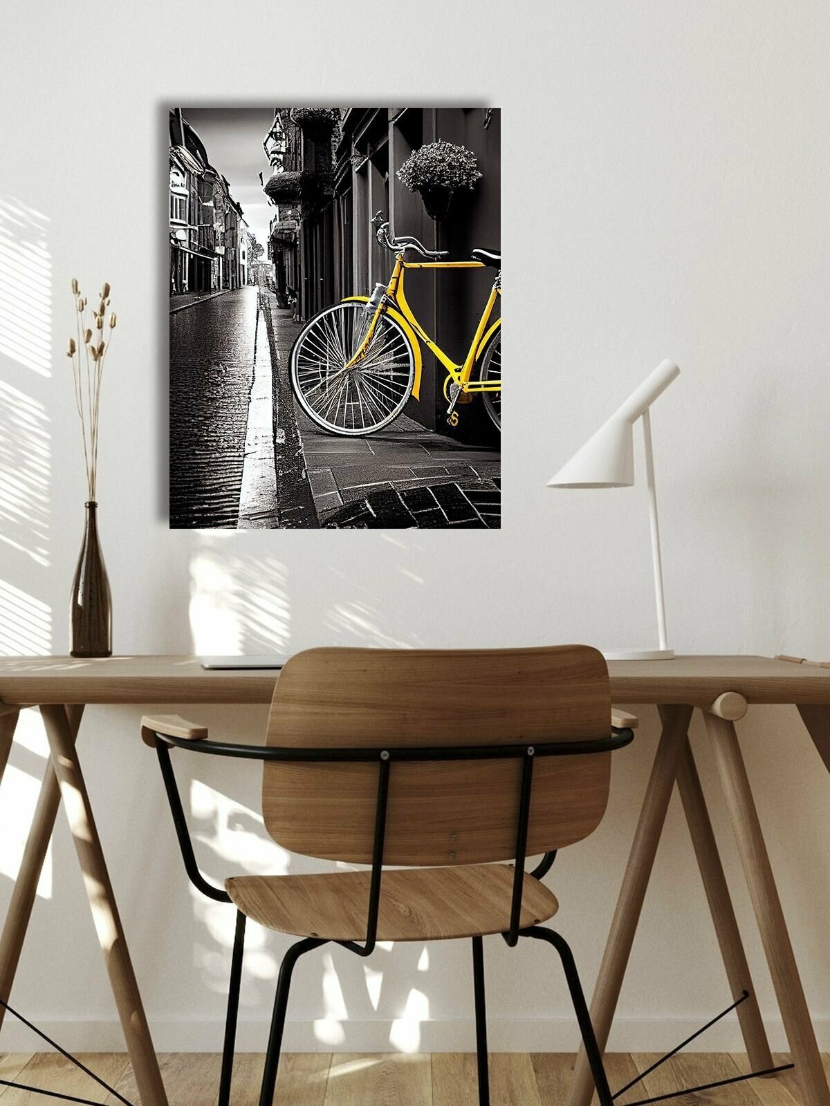 Картина интерьерная на натуральном холсте на стену ДоброДаров "Жёлтый велосипед" 52х66 см V0365-ХОЛСТ