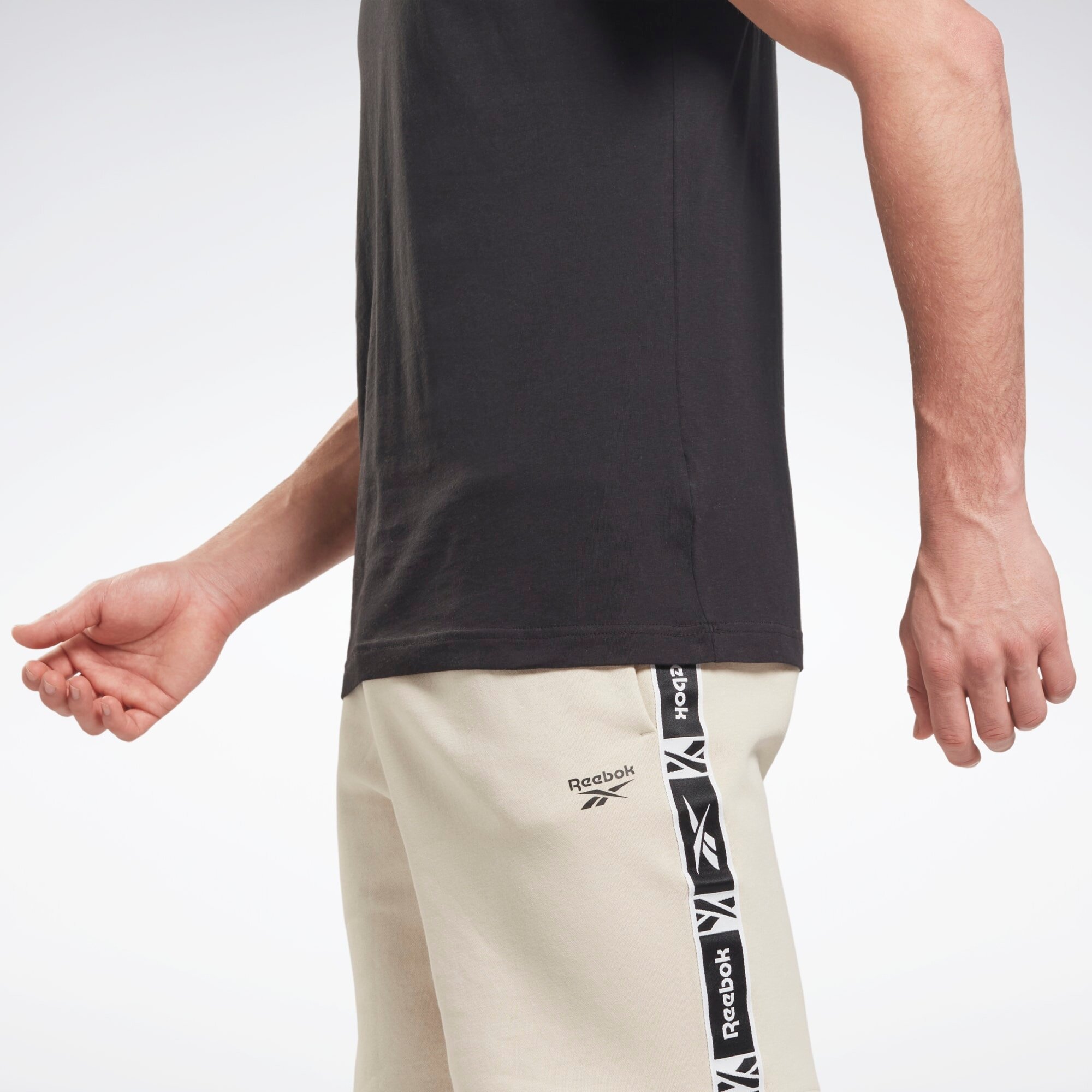 Футболка спортивная Reebok Identity Classics, размер L, черный — фото 1