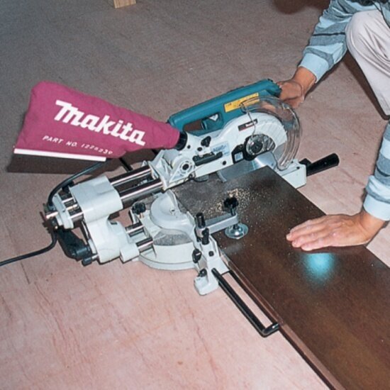 Пила торцовочная Makita LS0714N - фотография № 14